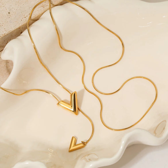 Wholesale Women's Stainless Steel V Shaped Letter Necklace With Snake Bone Chain And Electroplating