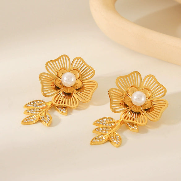 Wholesale Women's Stainless Steel Vintage Flower Leaf Geometric Earrings With Electroplating