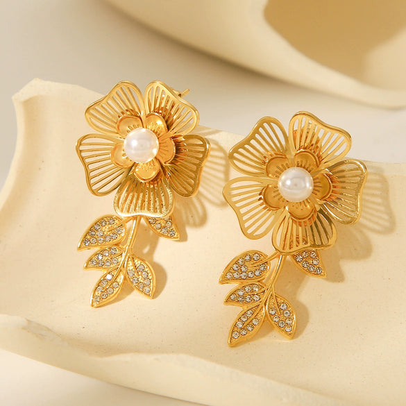 Wholesale Women's Stainless Steel Vintage Flower Leaf Geometric Earrings With Electroplating