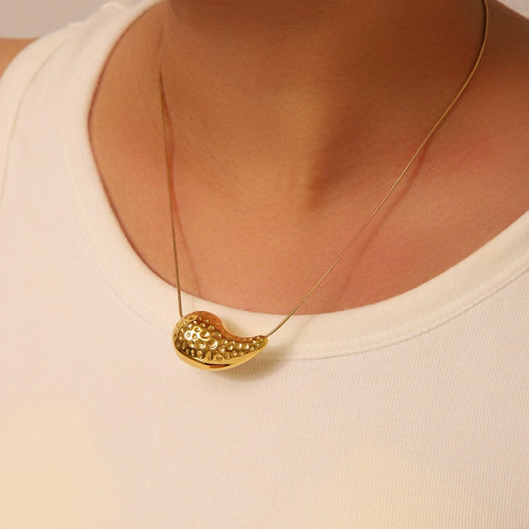 Wholesale Women's Stainless Steel Water Drop Pendant Necklace With Snake Bone Chain And Vacuum Real Gold Plating
