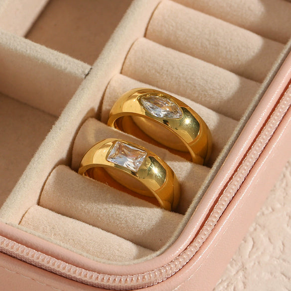 Wholesale Women's Stainless Steel Zircon Ring With Geometric Styling And 18K Gold Plated Electroplating