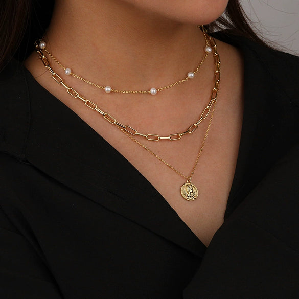 Wholesale Women's 925 Sterling Silver Clavicle Chain With Geometric Pattern And Electroplating Treatment
