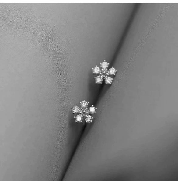 Wholesale Women's 925 Sterling Silver Earrings With Diamond And Flower Design Plated With 14K Gold