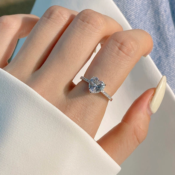 Wholesale Women's 925 Sterling Silver Heartshaped Geometric Design Electroplated Ring With High Carbon Diamond