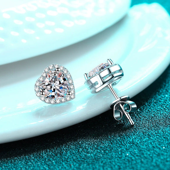 Wholesale Women's 925 Sterling Silver Heartshaped Moissanite Earrings With Electroplating