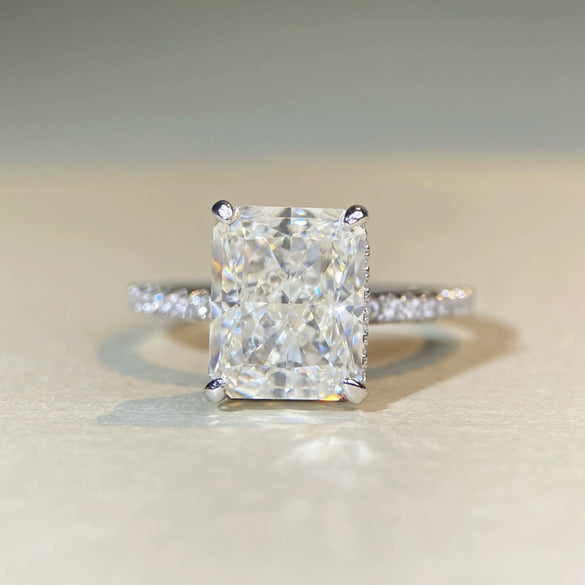 Wholesale Women's 925 Sterling Silver Ring With Geometric Pattern And Ice Flower Cut Electroplated Inlaid With 8A Zircon And High Carbon Diamond