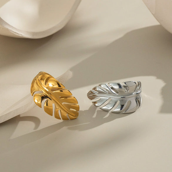 Wholesale Women's Stylish Feather Geometric Stainless Steel Ring With Electroplating Design