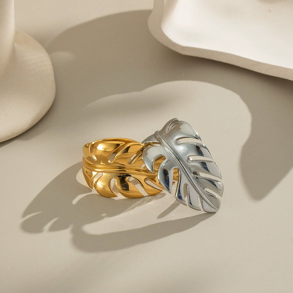 Wholesale Women's Stylish Feather Geometric Stainless Steel Ring With Electroplating Design