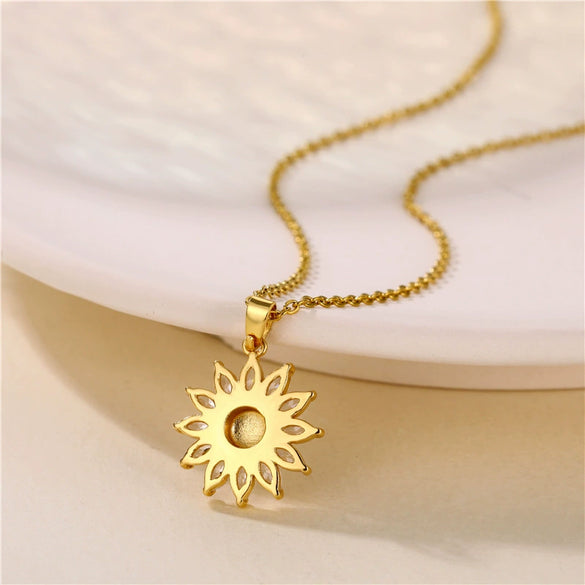 Wholesale Women's Sunflower Zircon Pendant Necklace In Pastoral Style With Diamond Design Made Of Titanium Steel And Brass