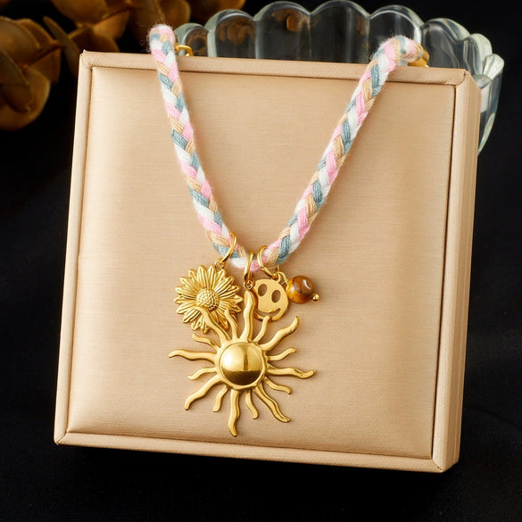 Wholesale Women's Sweet And Cool Style Goldplated Stainless Steel Flower Pattern Regular Chain Necklace