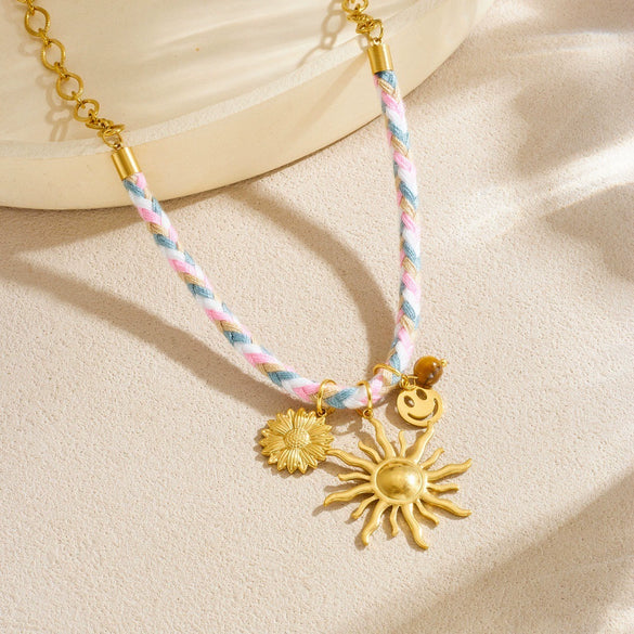 Wholesale Women's Sweet And Cool Style Goldplated Stainless Steel Flower Pattern Regular Chain Necklace