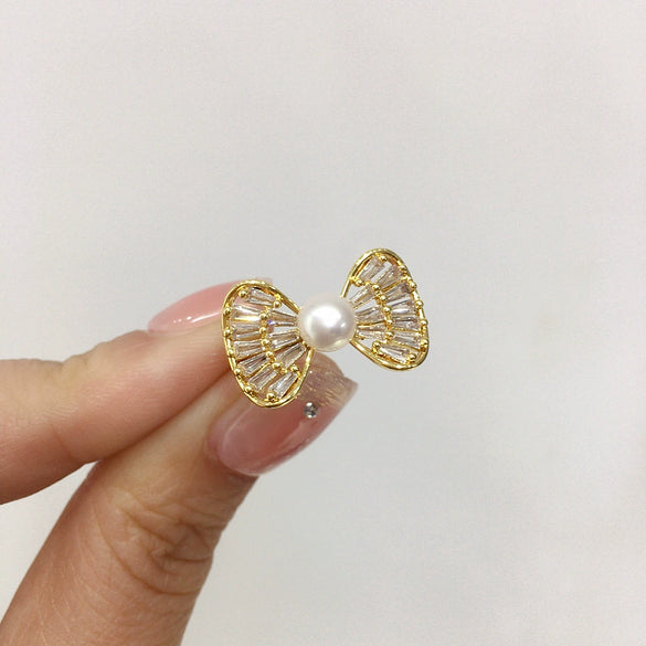 Wholesale Women's Sweet And Cute Bowknot Zircon Freshwater Pearl Ring Copper With 18K Real Gold Electroplated
