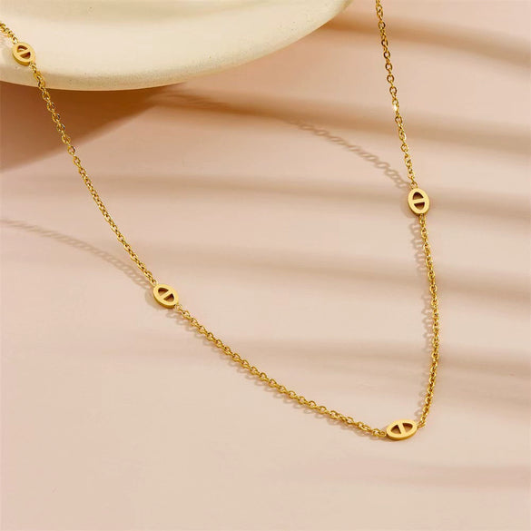 Wholesale Women's Sweet Animals Style Titanium Steel Geometric Pig Nose Necklace With Electroplating Treatment And Box Chain
