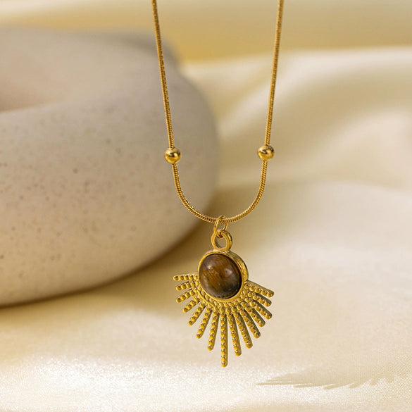 Wholesale Women's Sweet Fashionable Nonfading Electroplated Titanium Steel Necklace With Heart And Flower Patterns