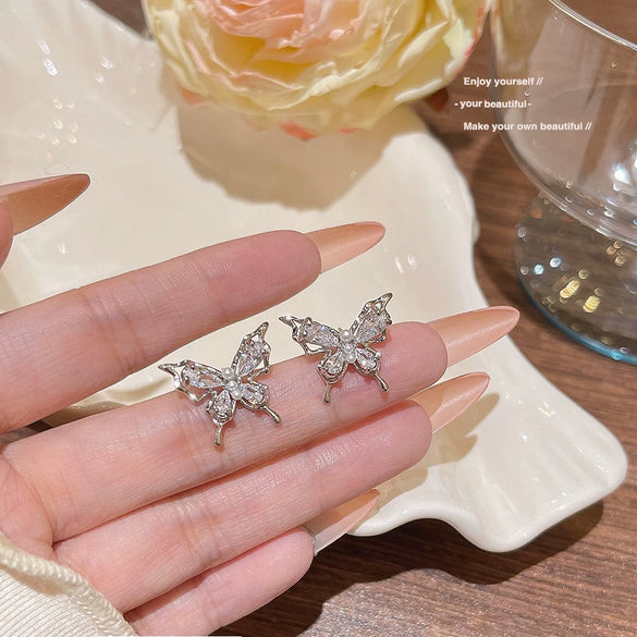 Wholesale Women's Sweet Geometric Copper And 925 Silver Earrings Set With Pearls