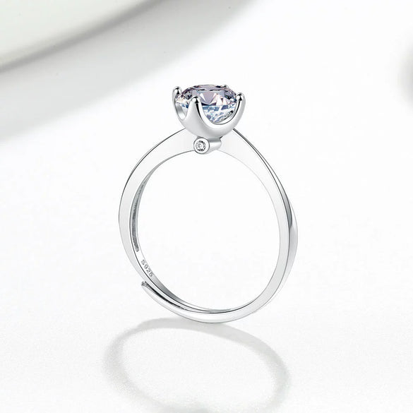 Wholesale Women's Sweet Ring S925 Sterling Silver Single Diamond Four Claw Geometric Electroplated