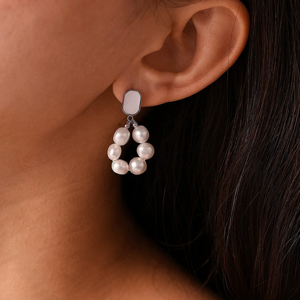 Wholesale Women's Sweet Style Freshwater Pearl And Shell Earrings With Geometric Design And Electroplating Made Of Stainless Steel