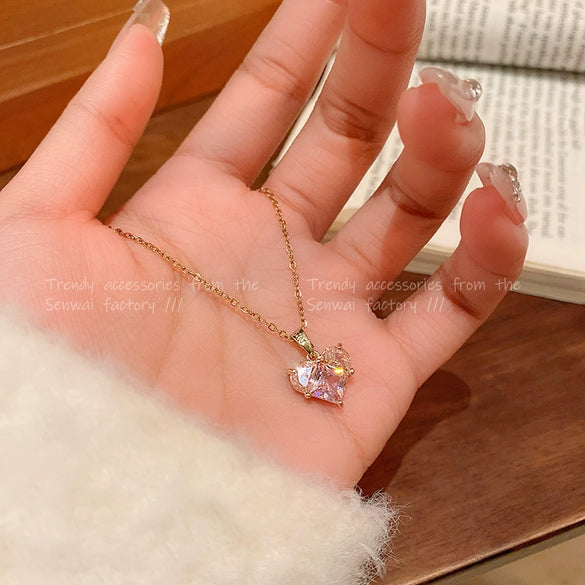 Wholesale Women's Titanium Steel Alloy Heart Shape Electroplated Clavicle Love Necklace