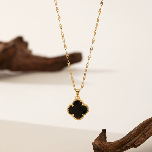 Wholesale Women's Titanium Steel And Copper Four Leaf Clover Electroplated Necklace And Lip Chain Jewelry