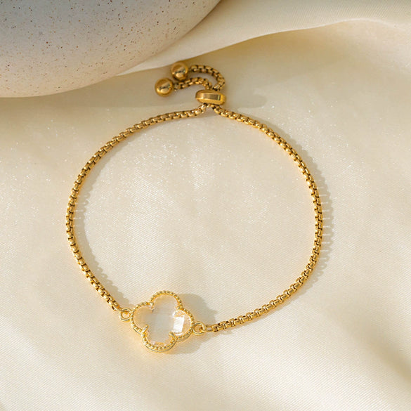 Wholesale Women's Titanium Steel And Copper Four Leaf Clover Electroplated Necklace And Lip Chain Jewelry