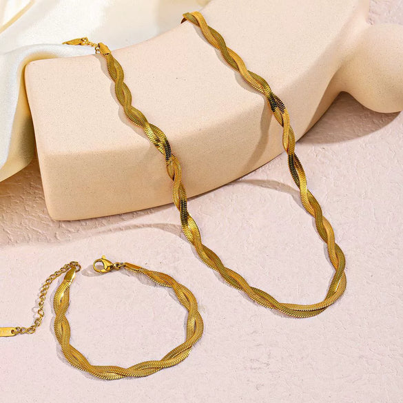 Wholesale Women's Titanium Steel And Stainless Steel Cross Necklace With Geometric Pattern And Snake Bone Chain 18K Gold Plated