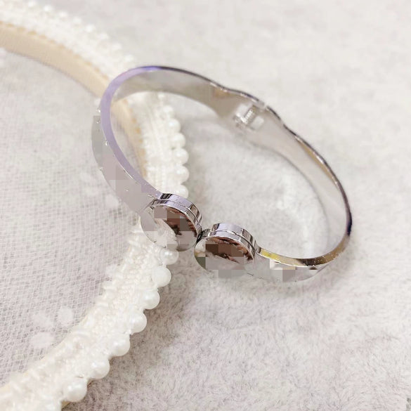 Wholesale Women's Titanium Steel Bracelet In Rose Gold Color With Polish Finish French Retro And Minimalist Style