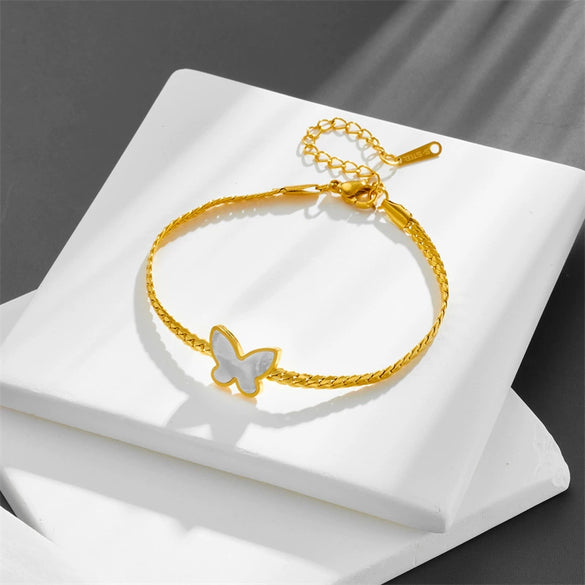 Wholesale Women's Titanium Steel Clavicle Chain With Heart Four Leaf Clover Butterfly Patterns Electroplated