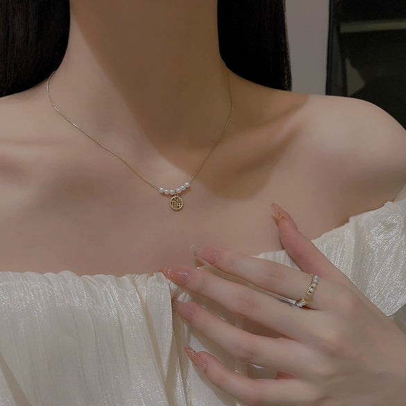 Wholesale Women's Titanium Steel Clavicle Chain With Mixed Gem Inlay Heart Bow Geometric Animal Zodiac Patterns Electroplating Design