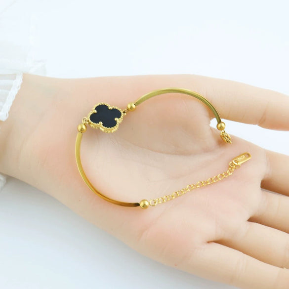 Wholesale Women's Titanium Steel Doublesided Clover Flower Charm Bracelet With Electroplating