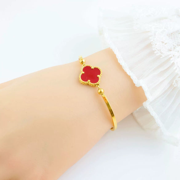 Wholesale Women's Titanium Steel Doublesided Clover Flower Charm Bracelet With Electroplating