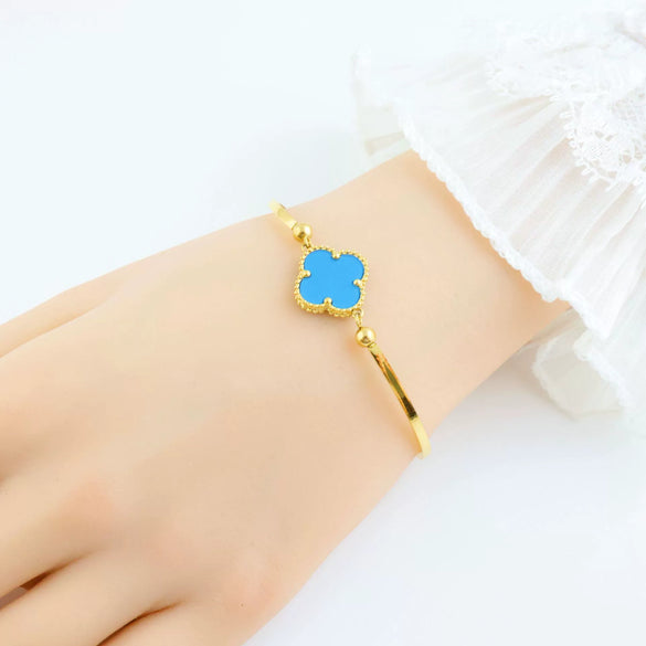 Wholesale Women's Titanium Steel Doublesided Clover Flower Charm Bracelet With Electroplating