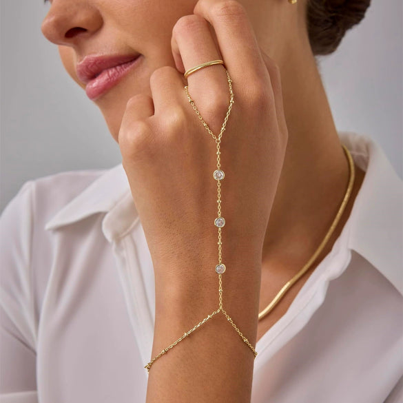 Wholesale Women's Titanium Steel Fashion Bracelet With Small Round Drilled Piece 18K Gold Plated Geometric Pattern Electroplated