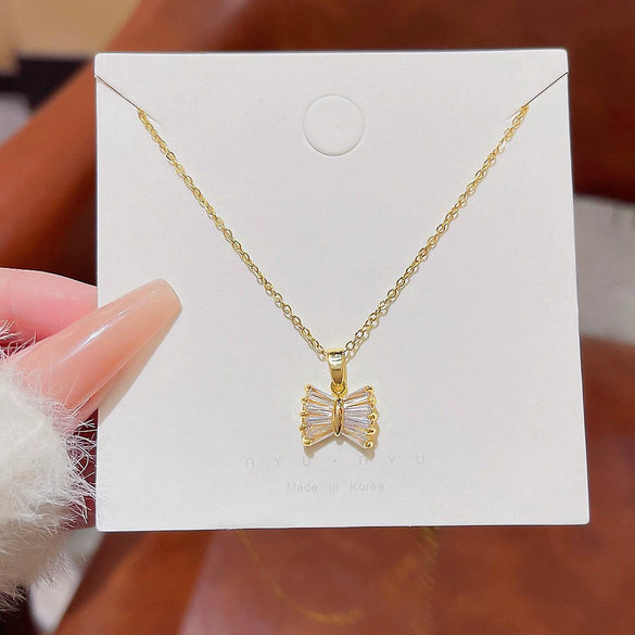 Wholesale Women's Titanium Steel Fresh Flower Pendant Necklace With Mixed Gem Micro Inlay Ochain
