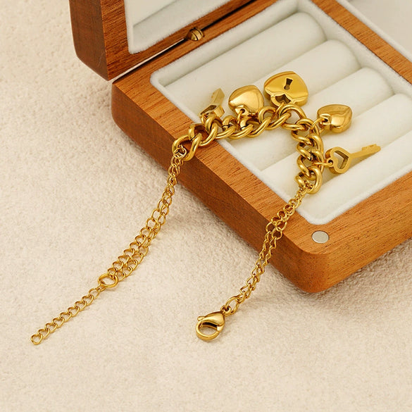Wholesale Women's Titanium Steel Geometric Bracelet Light Luxury 18K Gold Electroplated