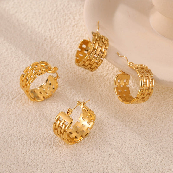 Wholesale Women's 316L Stainless Steel Geometric Goldplated Multilayer Hollow Chain Ushaped Earrings