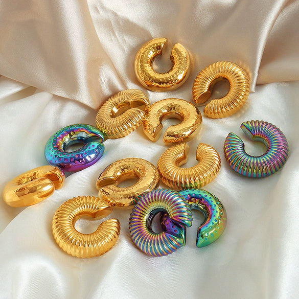 Wholesale Women's Titanium Steel Geometric Hollow Thread Ear Clip Earrings With Electroplating Treatment