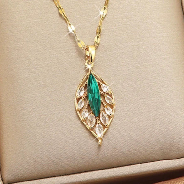 Wholesale Women's Titanium Steel Geometric Necklace With Electroplating Light Luxury Niche Design High End Clavicle Chain