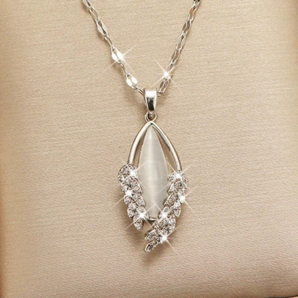 Wholesale Women's Titanium Steel Geometric Necklace With Electroplating Light Luxury Niche Design High End Clavicle Chain
