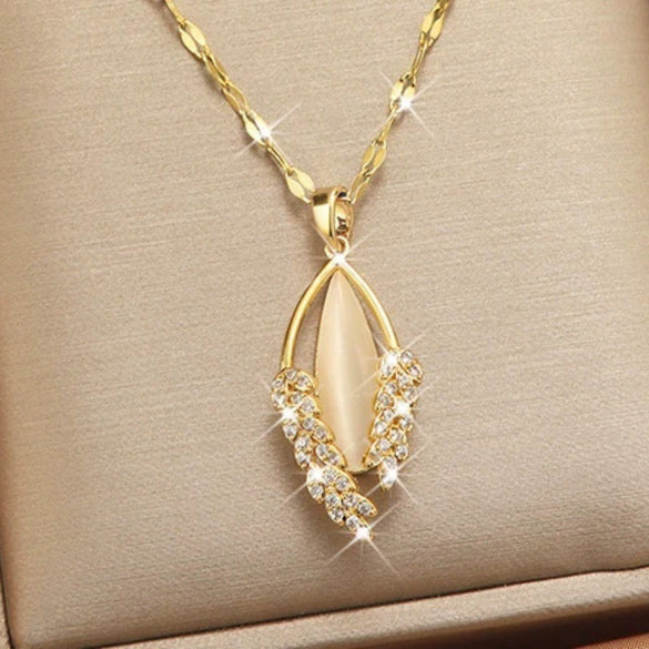 Wholesale Women's Titanium Steel Geometric Necklace With Electroplating Light Luxury Niche Design High End Clavicle Chain