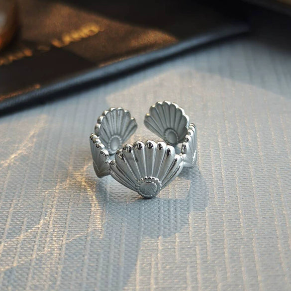 Wholesale Women's Titanium Steel Geometric Ocean Element Scallop Ring With Electroplating Design