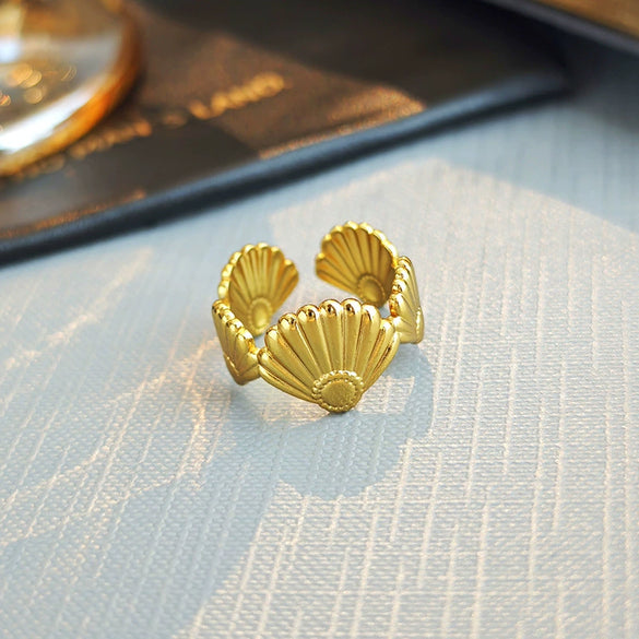 Wholesale Women's Titanium Steel Geometric Ocean Element Scallop Ring With Electroplating Design