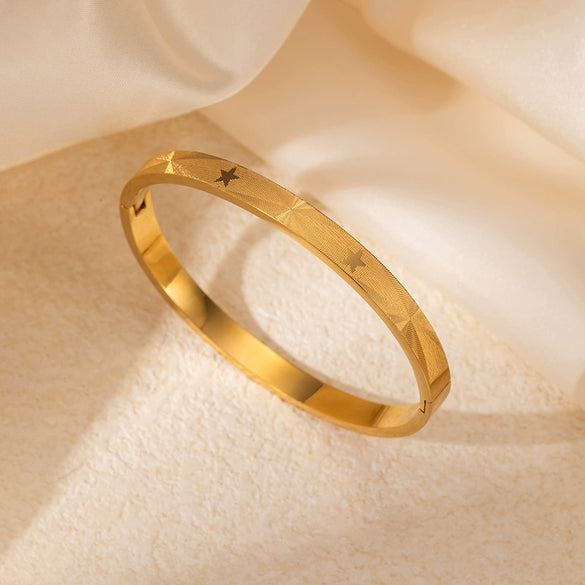 Wholesale Women's Titanium Steel Geometric Retro Light Luxury Electroplated Bracelet