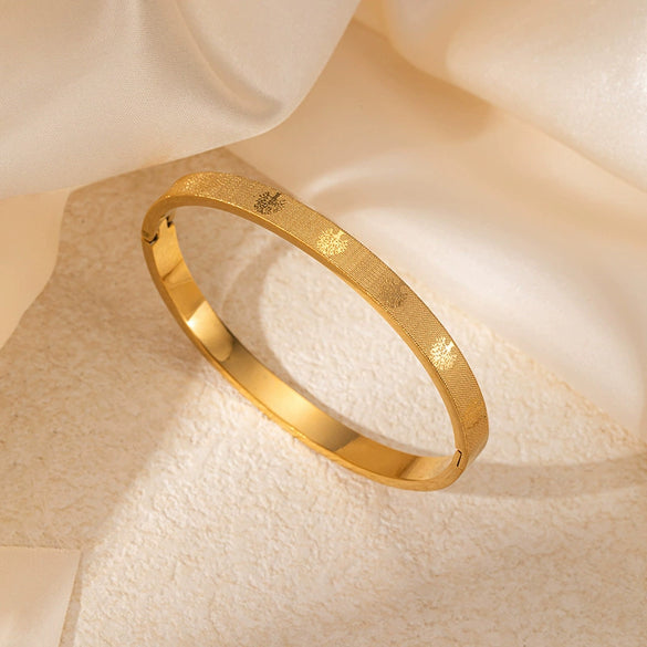 Wholesale Women's Titanium Steel Geometric Retro Light Luxury Electroplated Bracelet