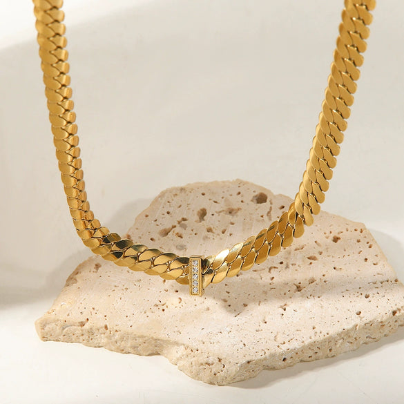 Wholesale Women's Titanium Steel Goldplated Inlaid Zircon Flower Pattern Necklace