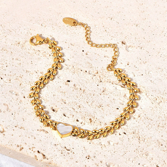 Wholesale Women's Titanium Steel Heart Shape Bracelet With Shell Inlay And Furnace Vacuum Plating