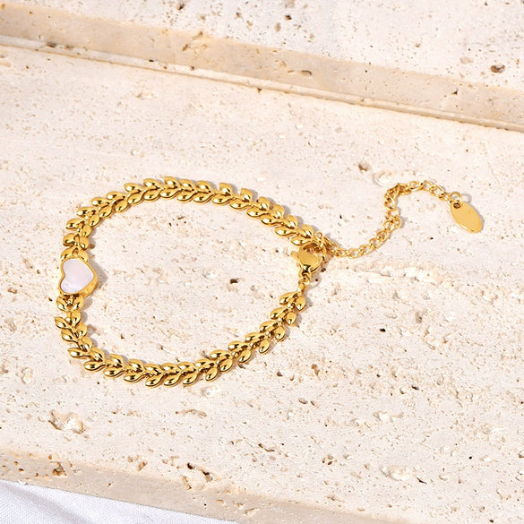 Wholesale Women's Titanium Steel Heart Shape Bracelet With Shell Inlay And Furnace Vacuum Plating