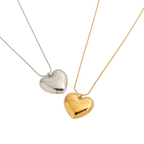 Wholesale Women's Titanium Steel Heart Shape Love Necklace With Snake Bone Chain And Electroplating Processing