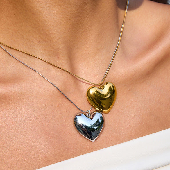 Wholesale Women's Titanium Steel Heart Shape Love Necklace With Snake Bone Chain And Electroplating Processing
