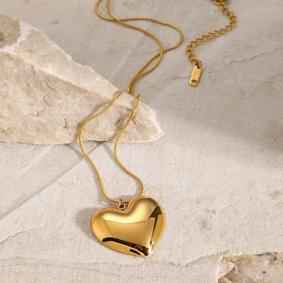 Wholesale Women's Titanium Steel Heart Shape Love Necklace With Snake Bone Chain And Electroplating Processing
