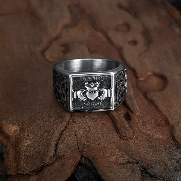 Wholesale Women's Titanium Steel Heart Shape Ring With Celtic Logo And Electroplating Design